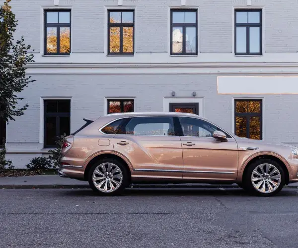 Bentayga EWB Azure